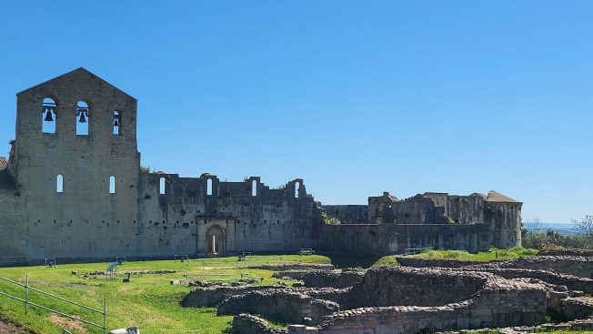 Venosa abby and roman ruins
